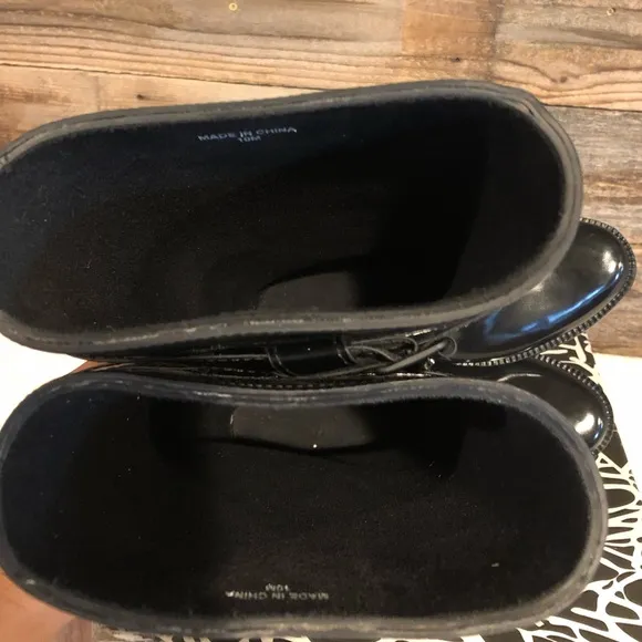 NWT Diane von Furstenberg “Whitney” Rain Boats