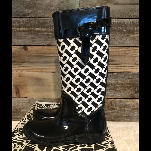 NWT Diane von Furstenberg “Whitney” Rain Boats