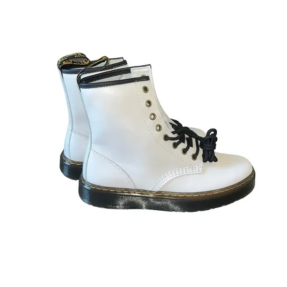 NWT Doc MARTENS- ZAVALA ALL WHITE CANVAS TALL COMBAT BOOTS SIZE 8