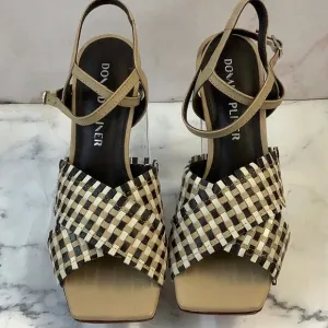 NWT Donald Pliner Ferndale Style Women's Stiletto Sandals Sand Color Size 6