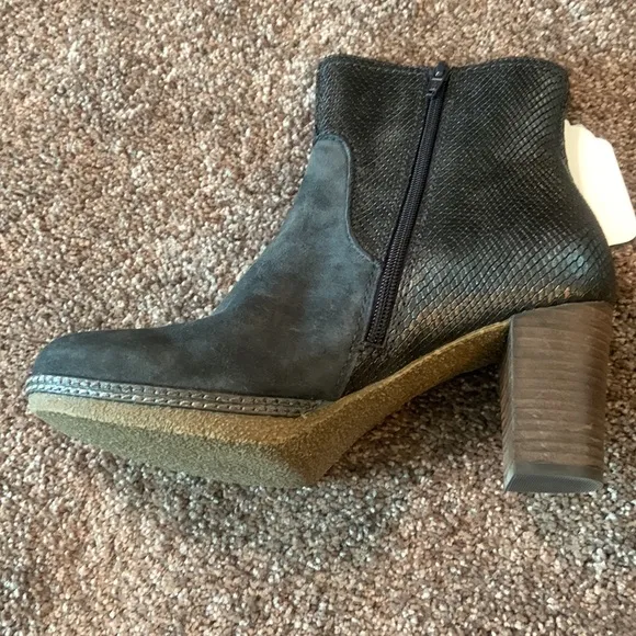 NWT Gabor Ankle Boots- Gorgeous Slate Gray Snake Leather &amp; Suede Price Now FIRM