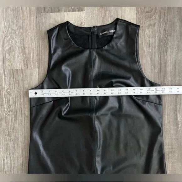 NWT New York &amp; Company Gabrielle Union Black Vegan Leather Shift Dress Med 6/8