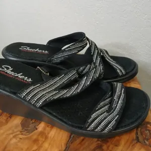 NWT Sketchers  Memory foam insole beaded slide in strappy sandal 2&quot; heel size 10