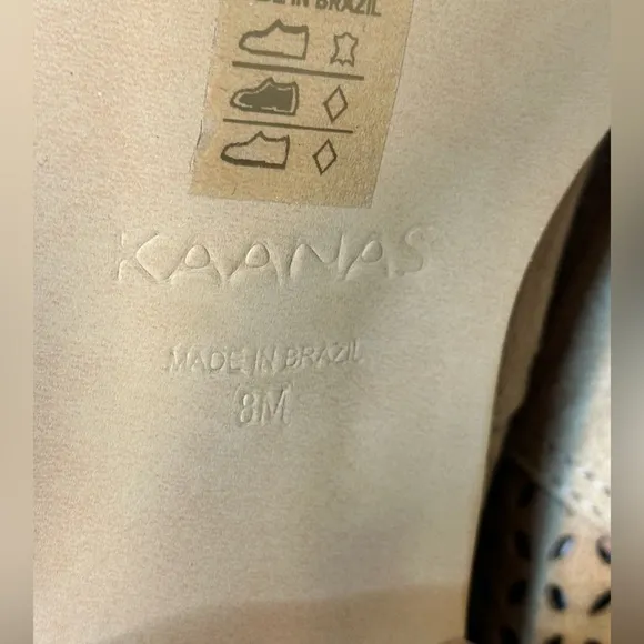 NWT sz 8 Kaanas Warsaw natural neutral tan suede perforated western ankle boots