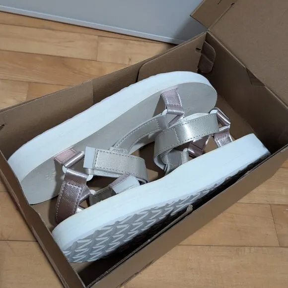 NWT Teva | Midform Universal Shimmer Sandals