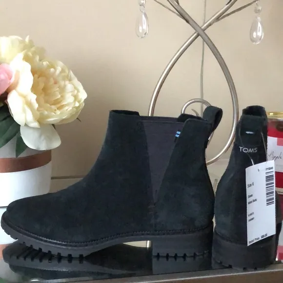 NWT Toms | Black Suede Cleo Water Resistant Chelsea Ankle Neutral Heel Boots