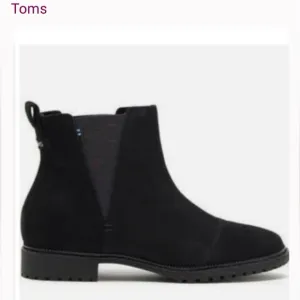 NWT Toms | Black Suede Cleo Water Resistant Chelsea Ankle Neutral Heel Boots