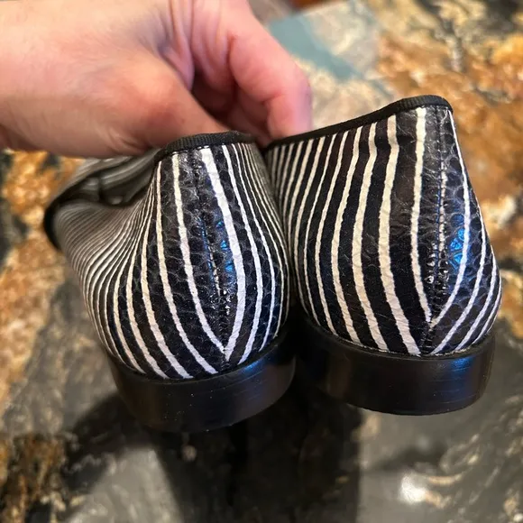NWT Tory Burch Evette Dark Navy &amp; White Striped Snakeskin Loafers Size 11