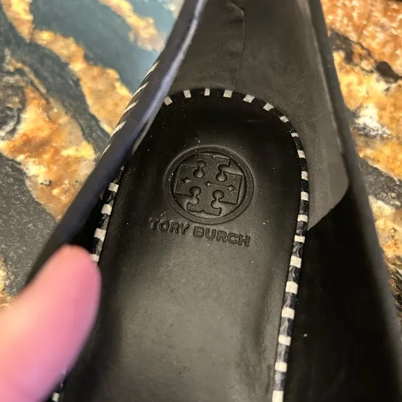 NWT Tory Burch Evette Dark Navy &amp; White Striped Snakeskin Loafers Size 11