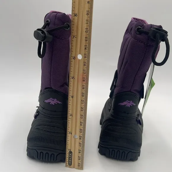 NWT Tundra Kids Thermal Snow Boots – Black/Purple Size 8