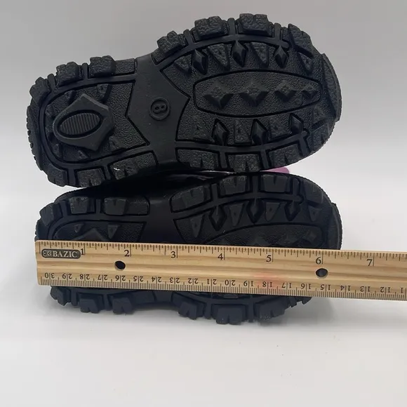 NWT Tundra Kids Thermal Snow Boots – Black/Purple Size 8