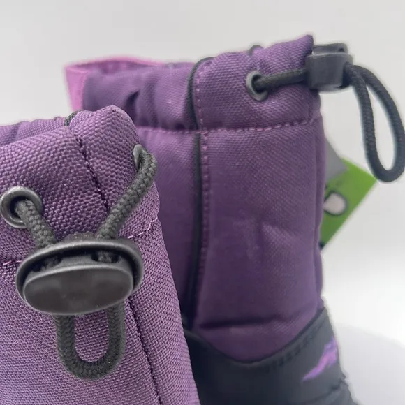 NWT Tundra Kids Thermal Snow Boots – Black/Purple Size 8