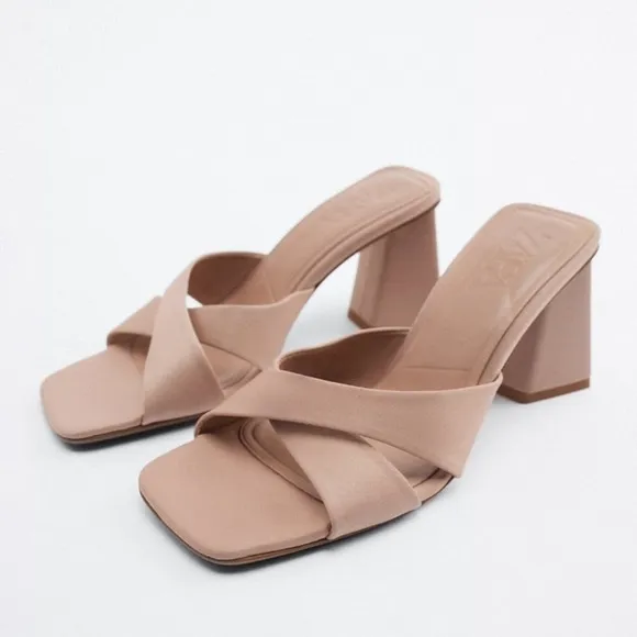NWT. Zara Beige Heeled Crossed Strap Sandals with Block Heels. Size 9.