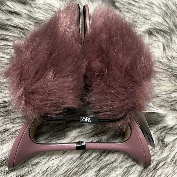 NWT Zara Mauve Faux Fur Square Toe Heeled Sandals 7.5 (38)