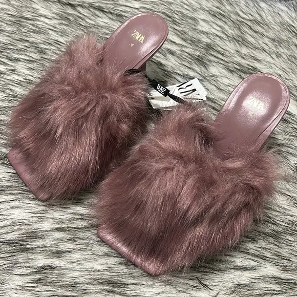 NWT Zara Mauve Faux Fur Square Toe Heeled Sandals 7.5 (38)