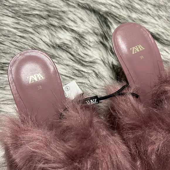NWT Zara Mauve Faux Fur Square Toe Heeled Sandals 7.5 (38)