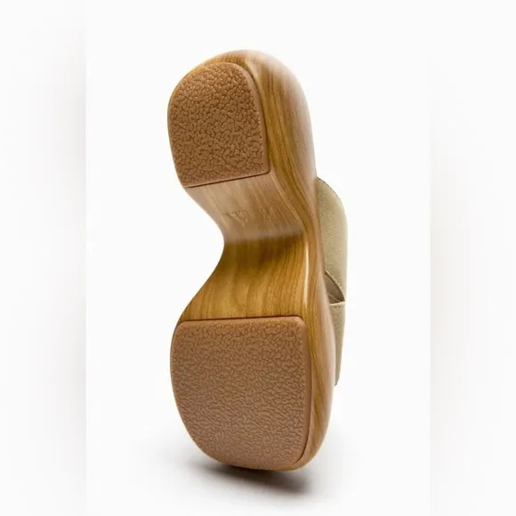 NWT. Zara Sand Brown Split Suede Sandals. Size 9.