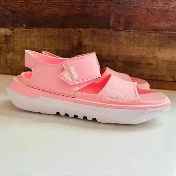 NWT Nike Playscape GS Arctic Punch Pink And White Strap Sandals