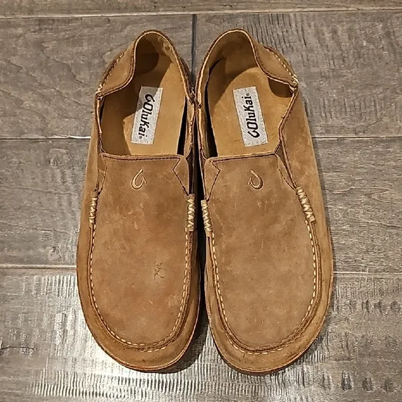 Olukai Men's Suede Slip-On Loafers, Rounded Toe &amp; Decorative Stitching sz 9.5