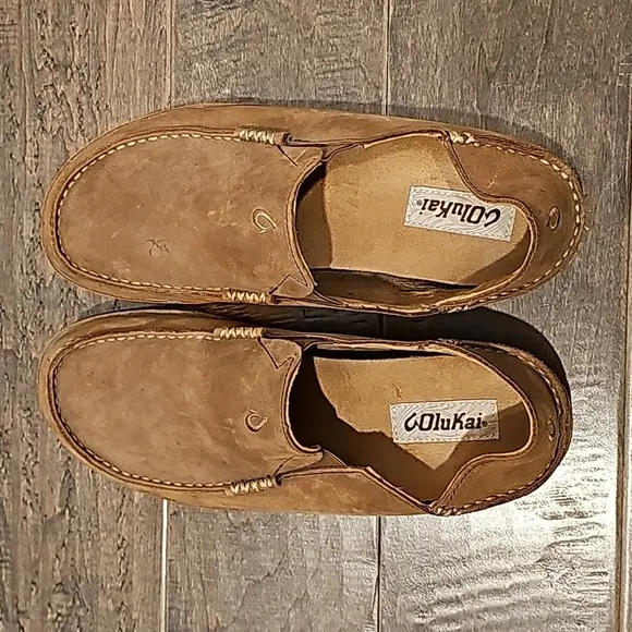 Olukai Men's Suede Slip-On Loafers, Rounded Toe &amp; Decorative Stitching sz 9.5