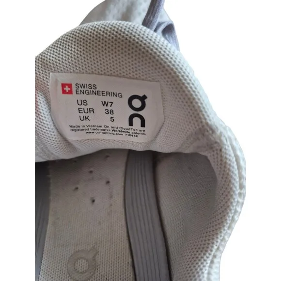 On Cloud Cloudswift 2.0 Womens Low Top Sneakers White/Limelight Sz 7