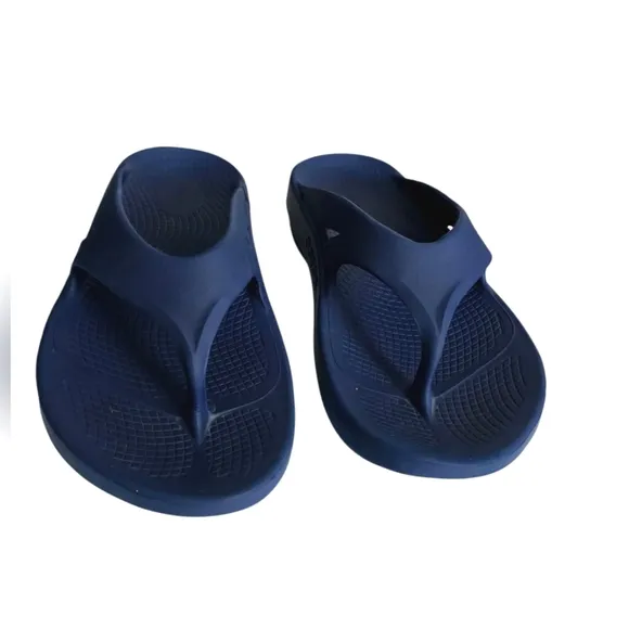 OOFOS Men's OOriginal Sandal - Navy Flip Flops Size M 10 (EU 43)