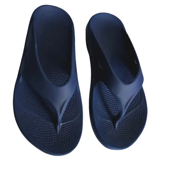 OOFOS Men's OOriginal Sandal - Navy Flip Flops Size M 10 (EU 43)