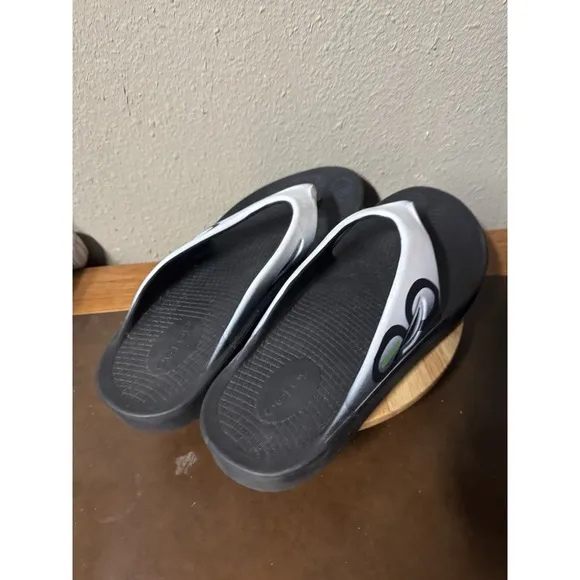 OOFOS OOriginal Recovery Sport Sandals Mens 15 Silver Black Flip Flop Thong