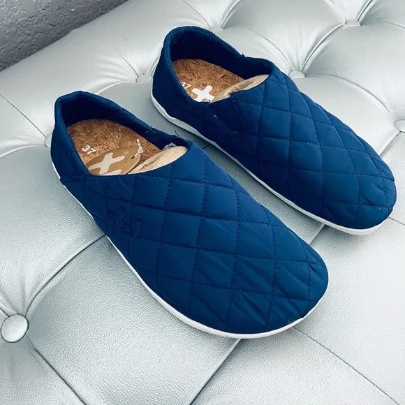 Otz Shoes NEW! Quilted Pattern Slip on Espadrilles in Ensign Blue