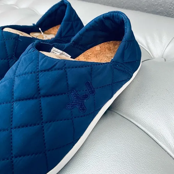 Otz Shoes NEW! Quilted Pattern Slip on Espadrilles in Ensign Blue