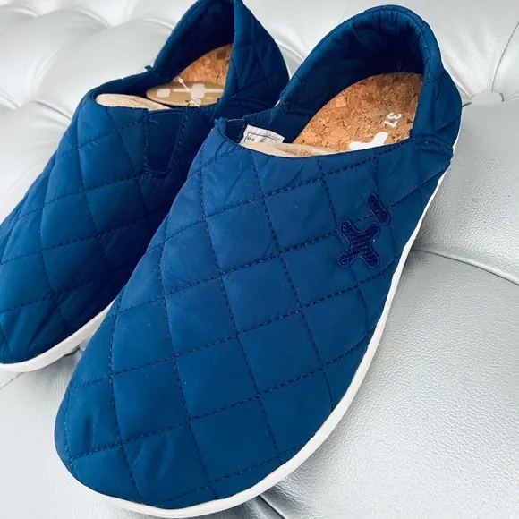 Otz Shoes NEW! Quilted Pattern Slip on Espadrilles in Ensign Blue