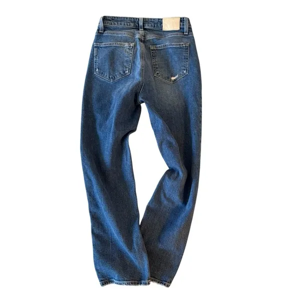 Paige jeans Sarah Straihht Leg Crop. Size 26. EUC. Perfectly lightly distressed