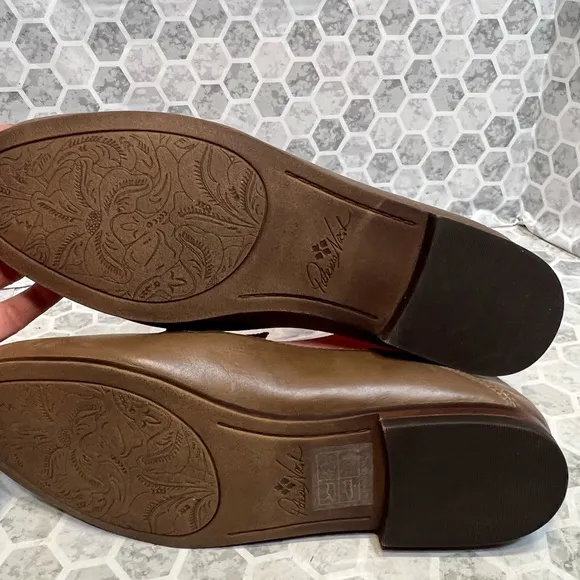 Patricia Nash Fia Leather Flat Loafers in Taupe with Buckle - Size 8