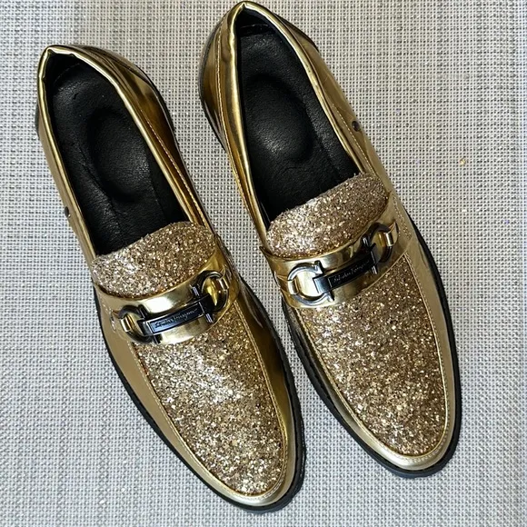 Perfect condition Gold loafers