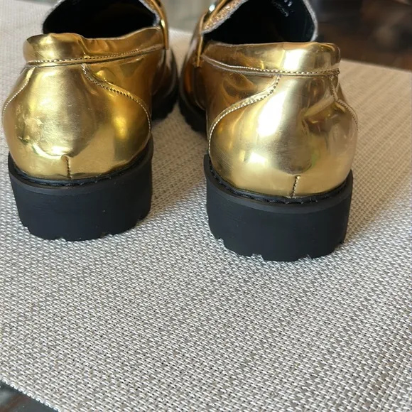Perfect condition Gold loafers