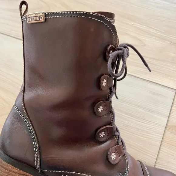 Pikolinos Women's Le Mans Lace up Boots