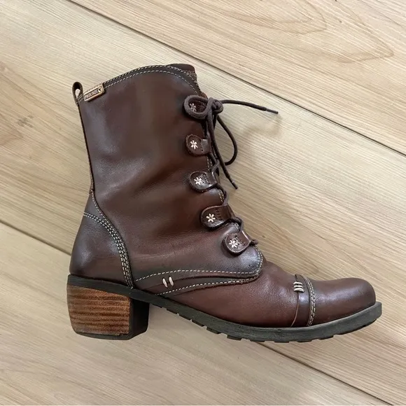 Pikolinos Women's Le Mans Lace up Boots