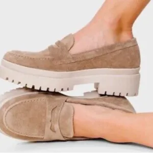 Portland Leather Patina Zoe tan loafers