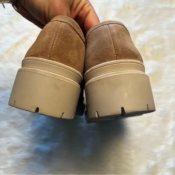 Portland Leather Patina Zoe tan loafers