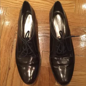 POUR LA VICTOIRE CHARCOAL METALLIC LOAFERS SZ 8.5