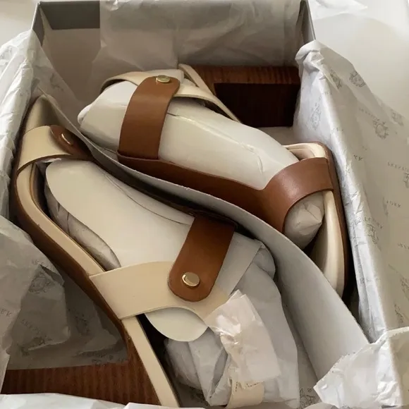 Preston &amp; York Size 9 Women’s Faye Studded Leather T Strap Dress Sandals