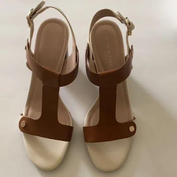 Preston &amp; York Size 9 Women’s Faye Studded Leather T Strap Dress Sandals