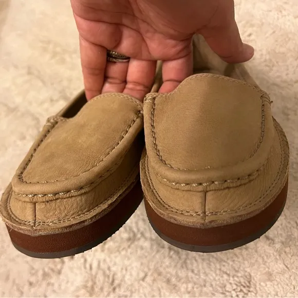 Rainbow Leather Comfort Classics Leather Slip On Loafers in Tan  7 NWOT