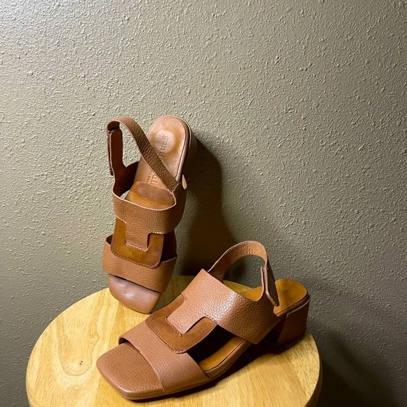 Rare Gentle Souls by Kenneth Cole Park Interlock Leather Sandal Cognac Women’s 8