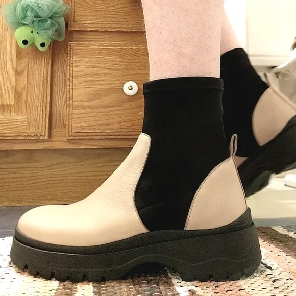 RARE*ANTHRO ÁNGEL ALARCÓN Alder Neo Strobe Full Grain Leather Chelsea Boots $298