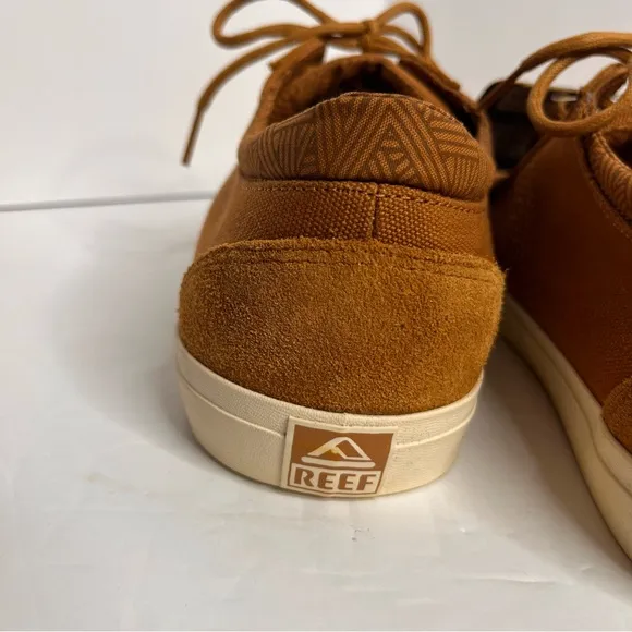 Reef Tan Sneakers with Nubuck Upper and Chukka Style