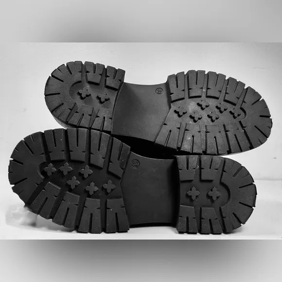 REGARDE LE CIEL Combat Boots with Chunky Sole
