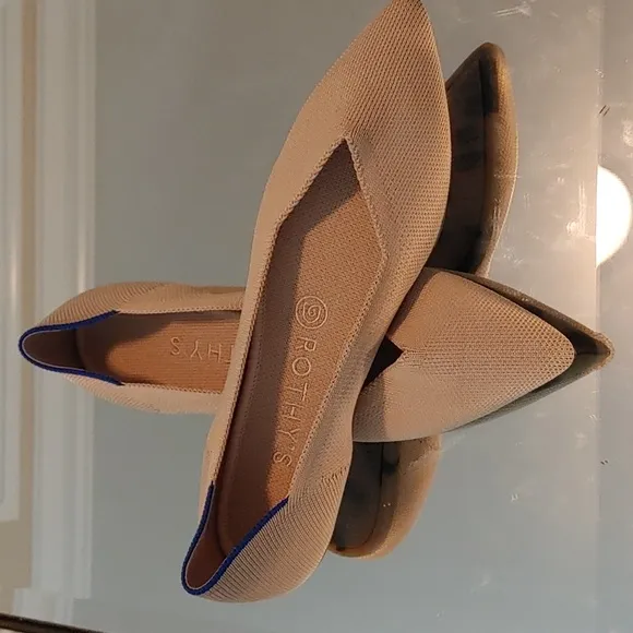 Rothy's The Point Flats In Ecru Color In turtoise shell sole Size 8.5