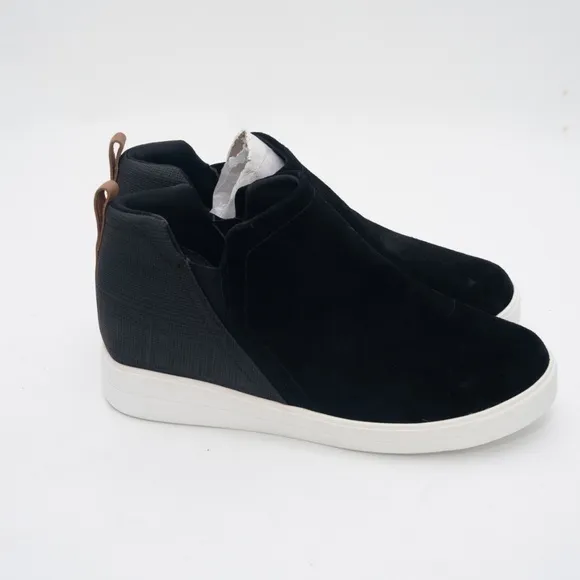 Ryka. Vera Sneaker Boots.