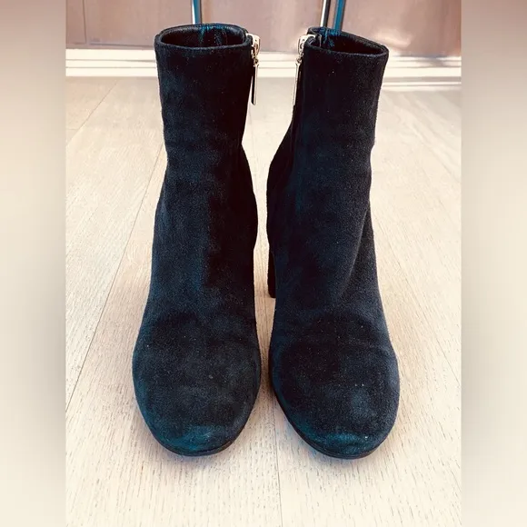 Saint Laurent Lou Black Suede Ankle Boots (70 mm heel) - size 39
